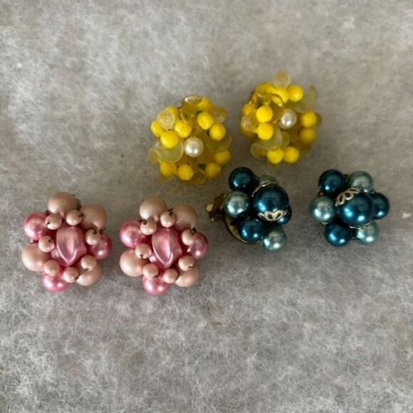 3 Pairs Cluster Clip On Earrings Made In Hong Kong - Picture 1 of 8